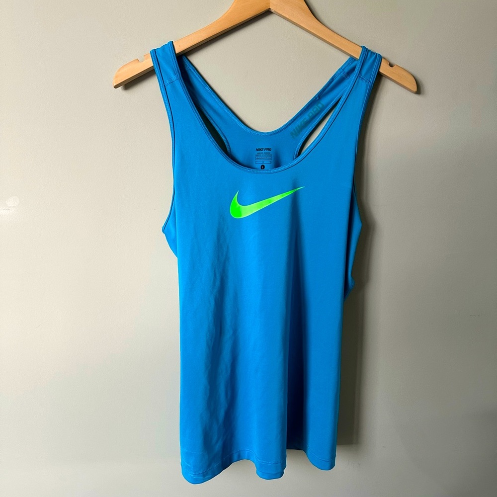 Nike Pro Dri-Fit Tank in Large